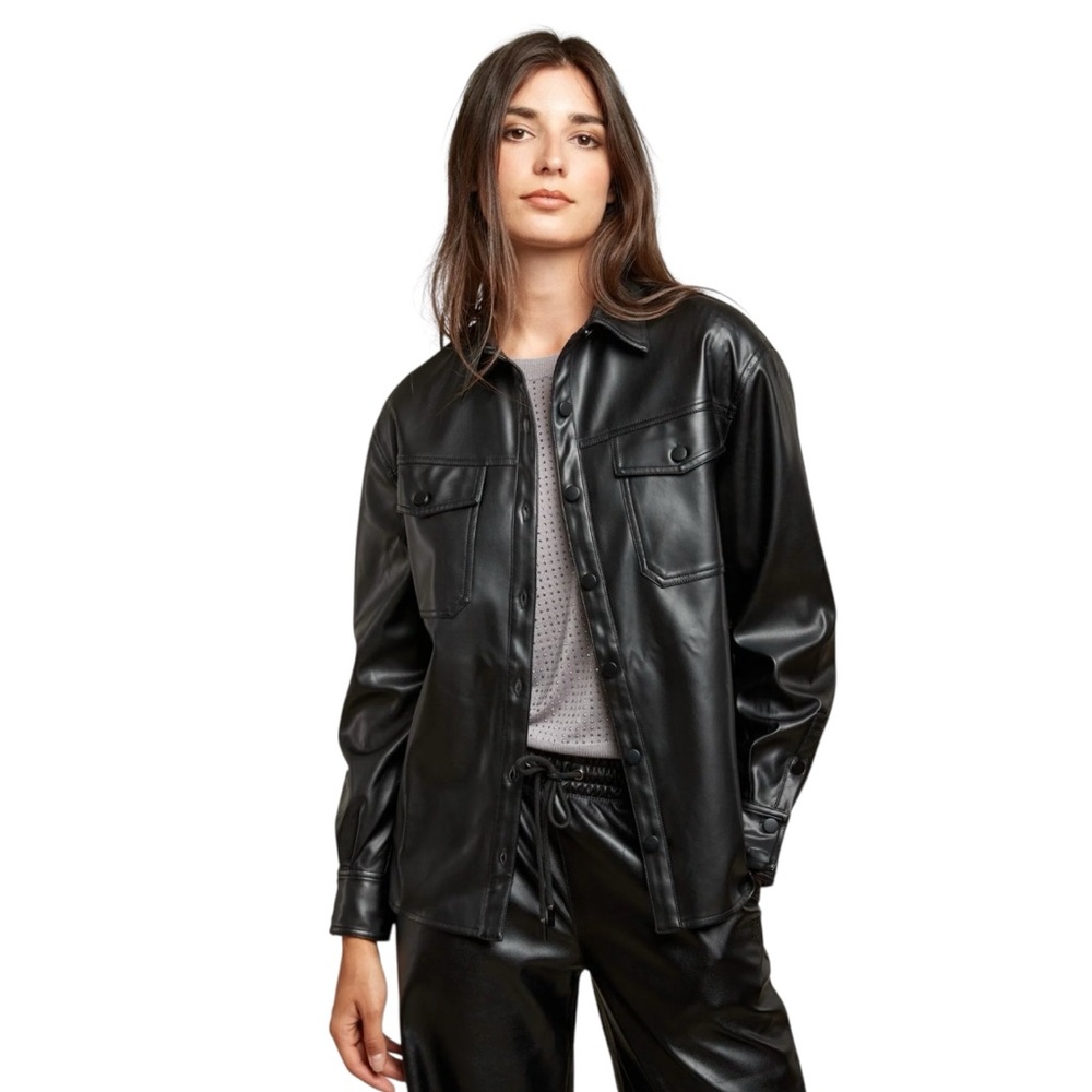 Suzy Shier Black Faux Leather Shacket Shirt‎ Jacket